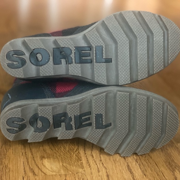 Red Buffalo Plaid Sorel Wedge Boots, Kid size 2 - Picture 4 of 5